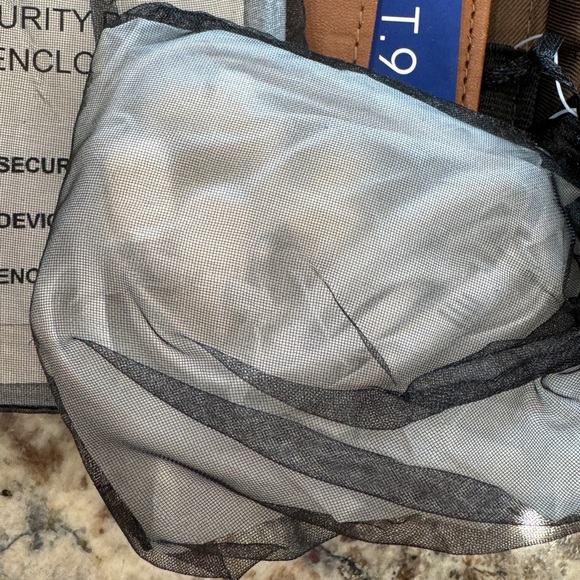 RFID Credit card electronic security card protection for your wallet - Picture 3 of 4